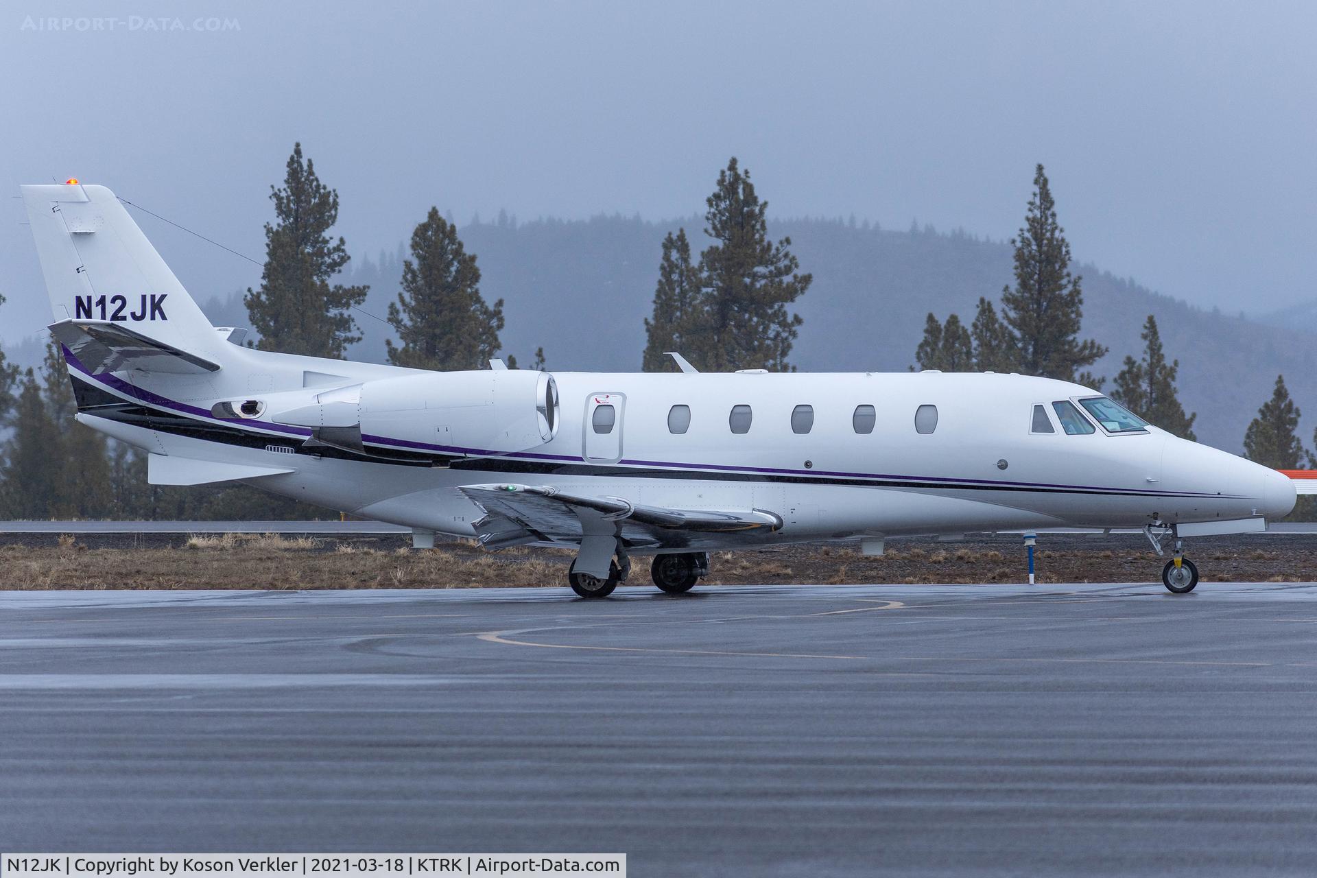 N12JK, 2006 Cessna 560XL Citation C/N 560-5618, Taxiing for takeoff
