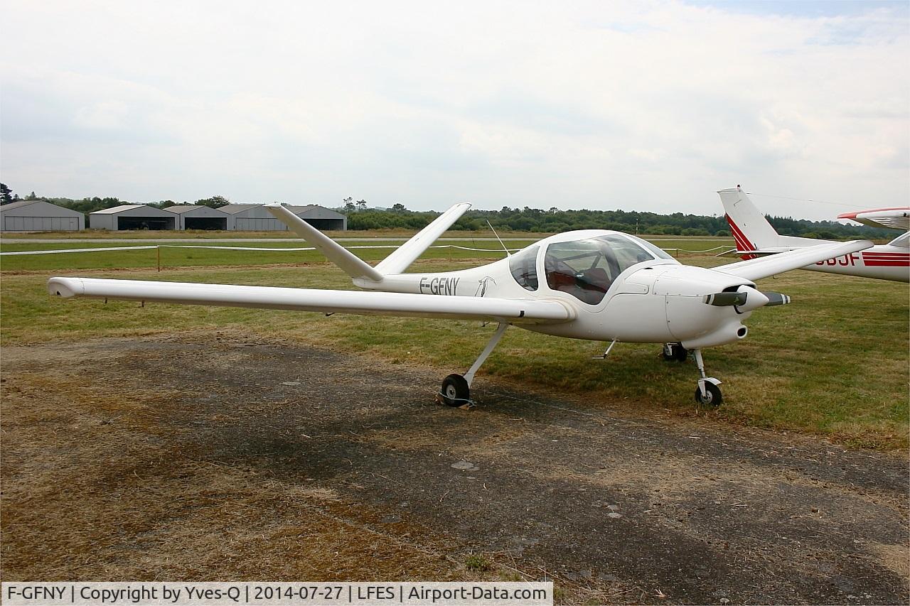 F-GFNY, Robin ATL C/N 21, Robin ATL, Guiscriff airfield (LFES) open day 2014