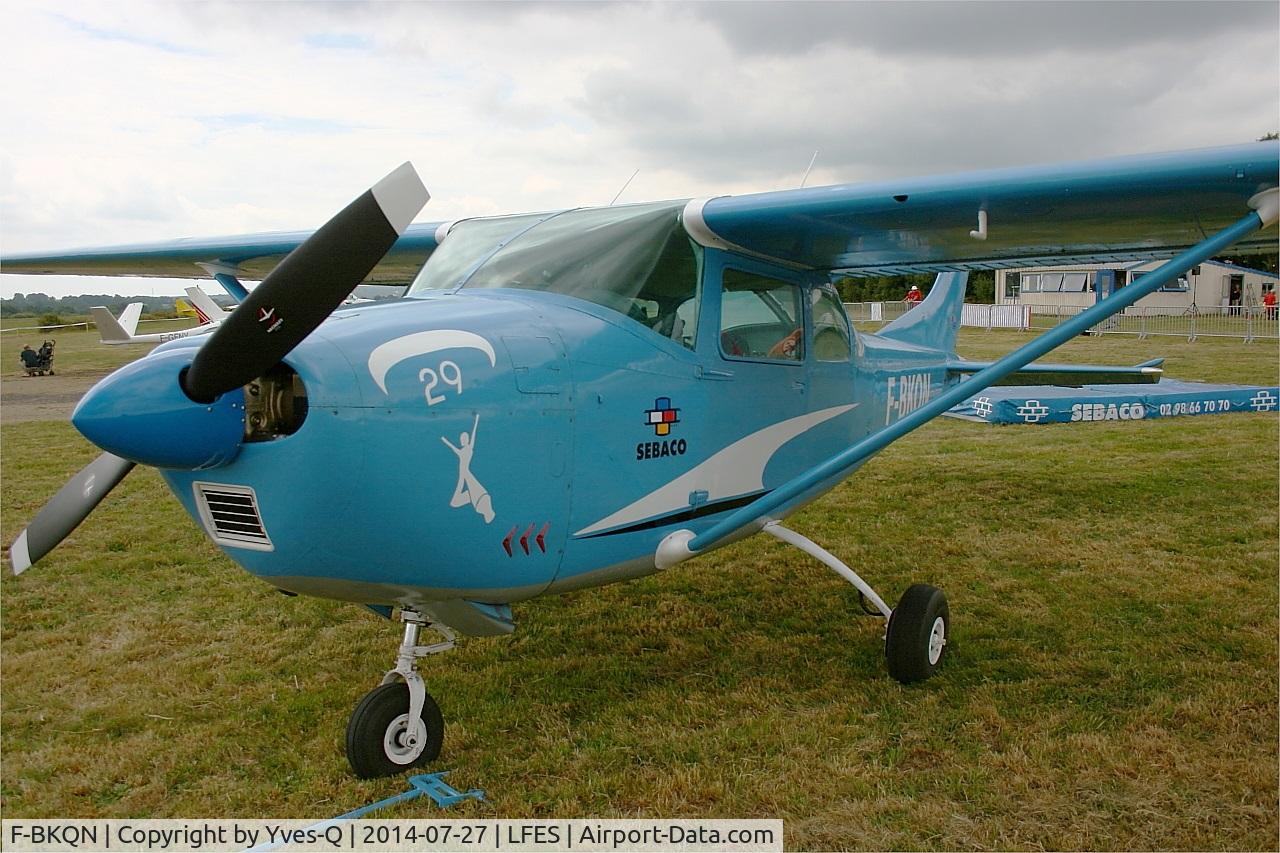 F-BKQN, Cessna 182F Skylane C/N 18254493, Cessna 182F Skylane, Guiscriff airfield (LFES) open day 2014