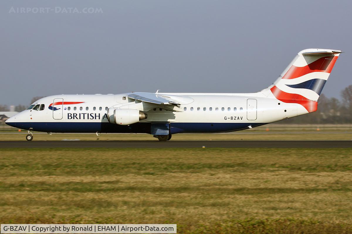 G-BZAV, 1998 British Aerospace Avro 146-RJ100 C/N E3331, at spl