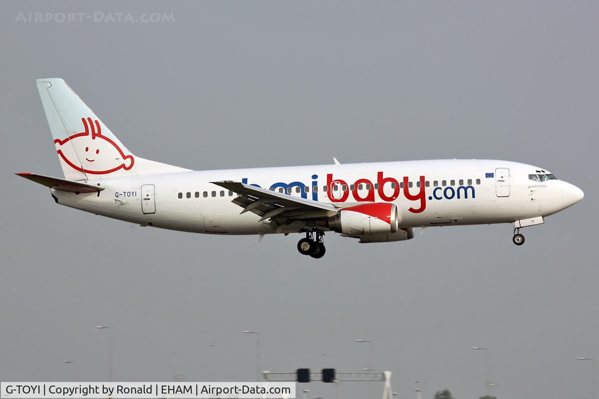 G-TOYI, 1998 Boeing 737-3Q8 C/N 28054, at spl