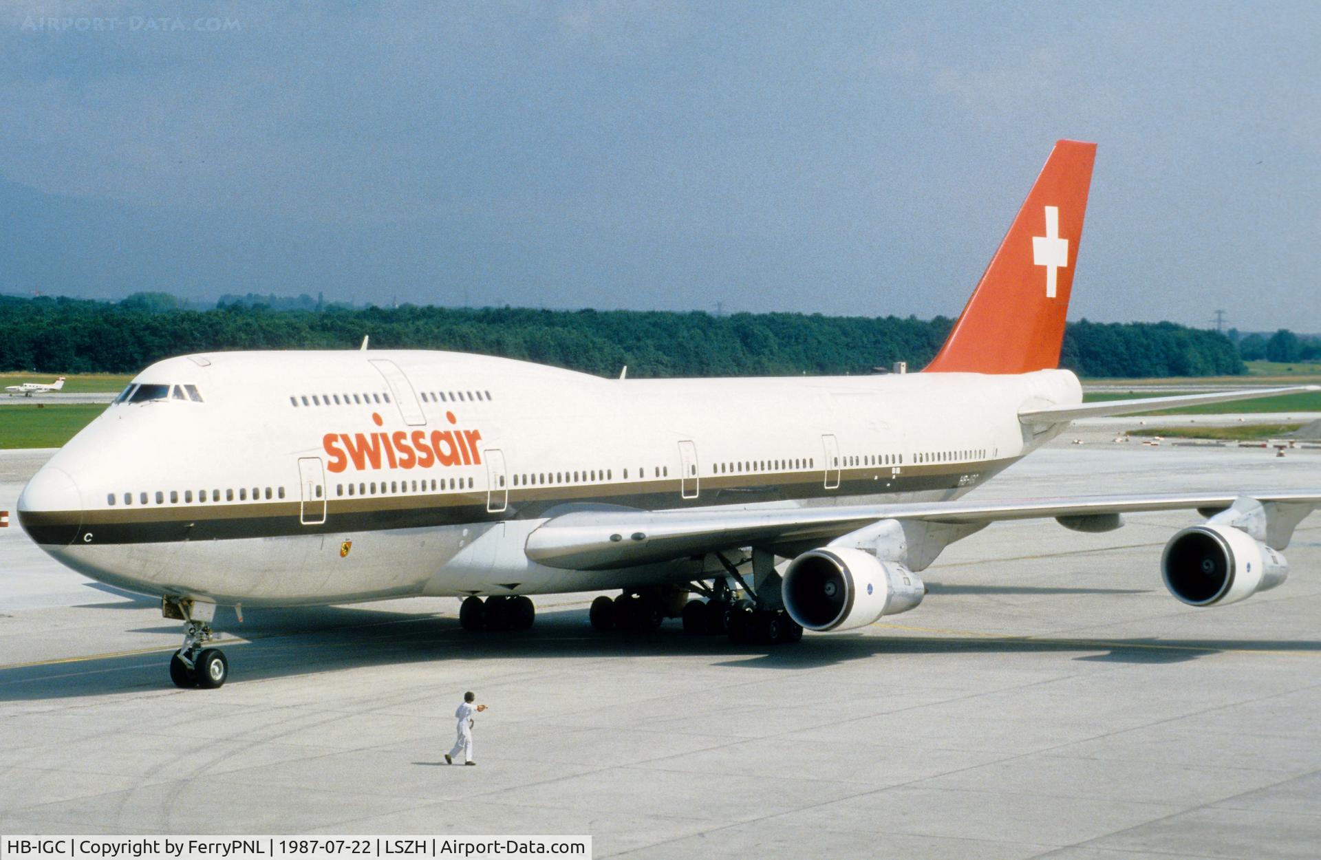 HB-IGC, 1982 Boeing 747-357 C/N 22704, Swissair B743 pushed back for departure