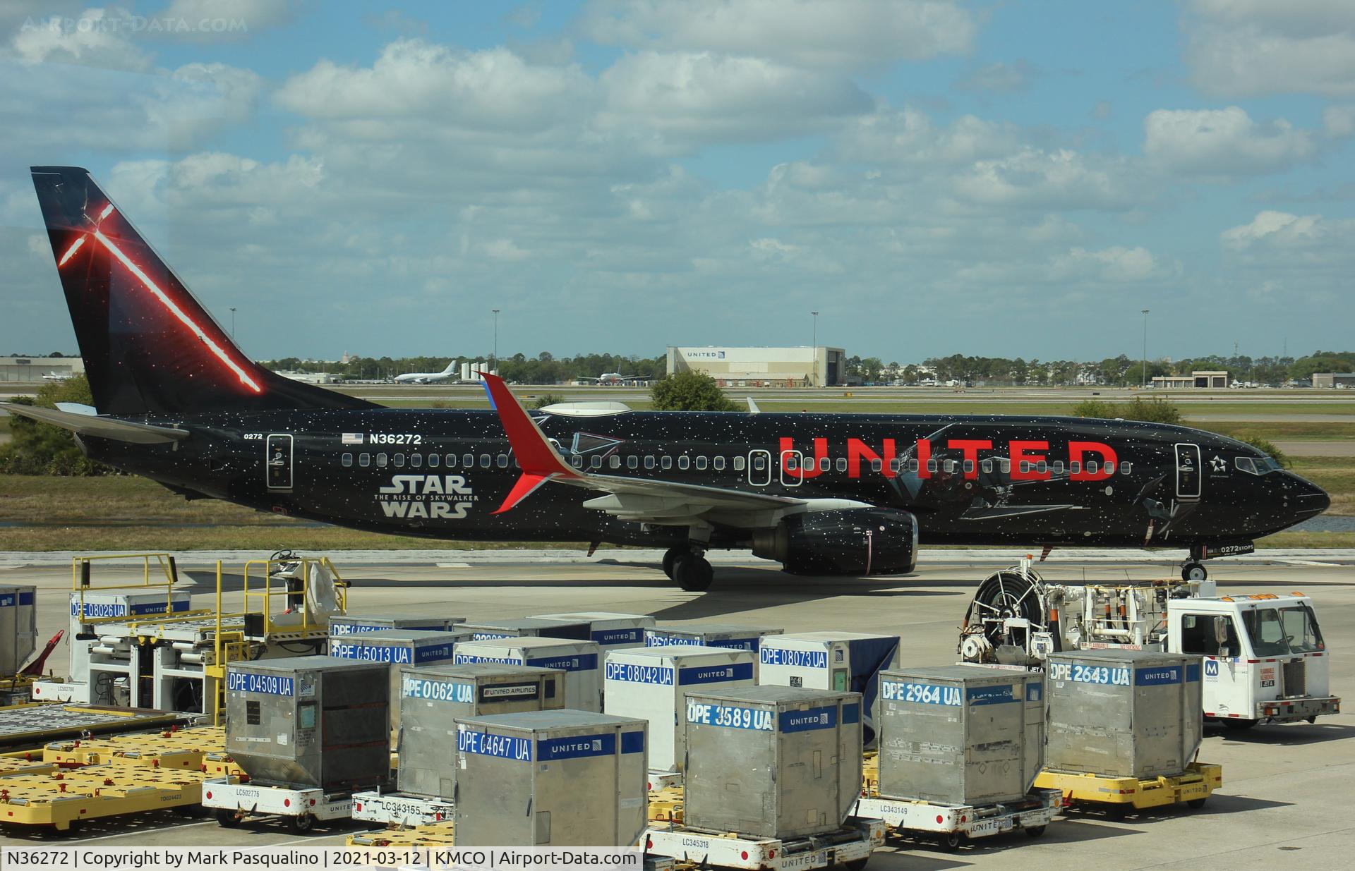 N36272, 2001 Boeing 737-824 C/N 31590, Boeing 7737-824
