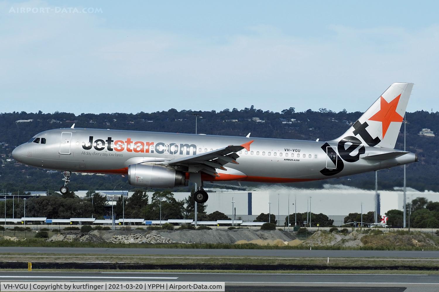 VH-VGU, 2010 Airbus A320-214 C/N 4245, Airbus A320-200 cn 4245. Jetstar Airways VH-VGU final runway 03 YPPH 20 March 2021