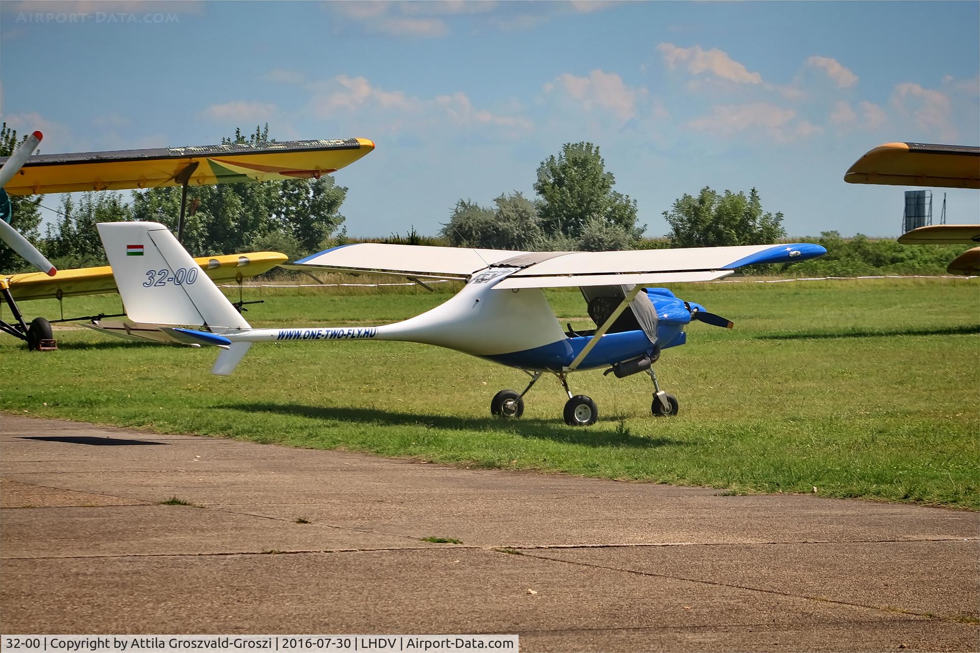 32-00, Fly Synthesis Storch C/N 89, LHDV - Dunaújváros-Kisapostag Airport, Hungary