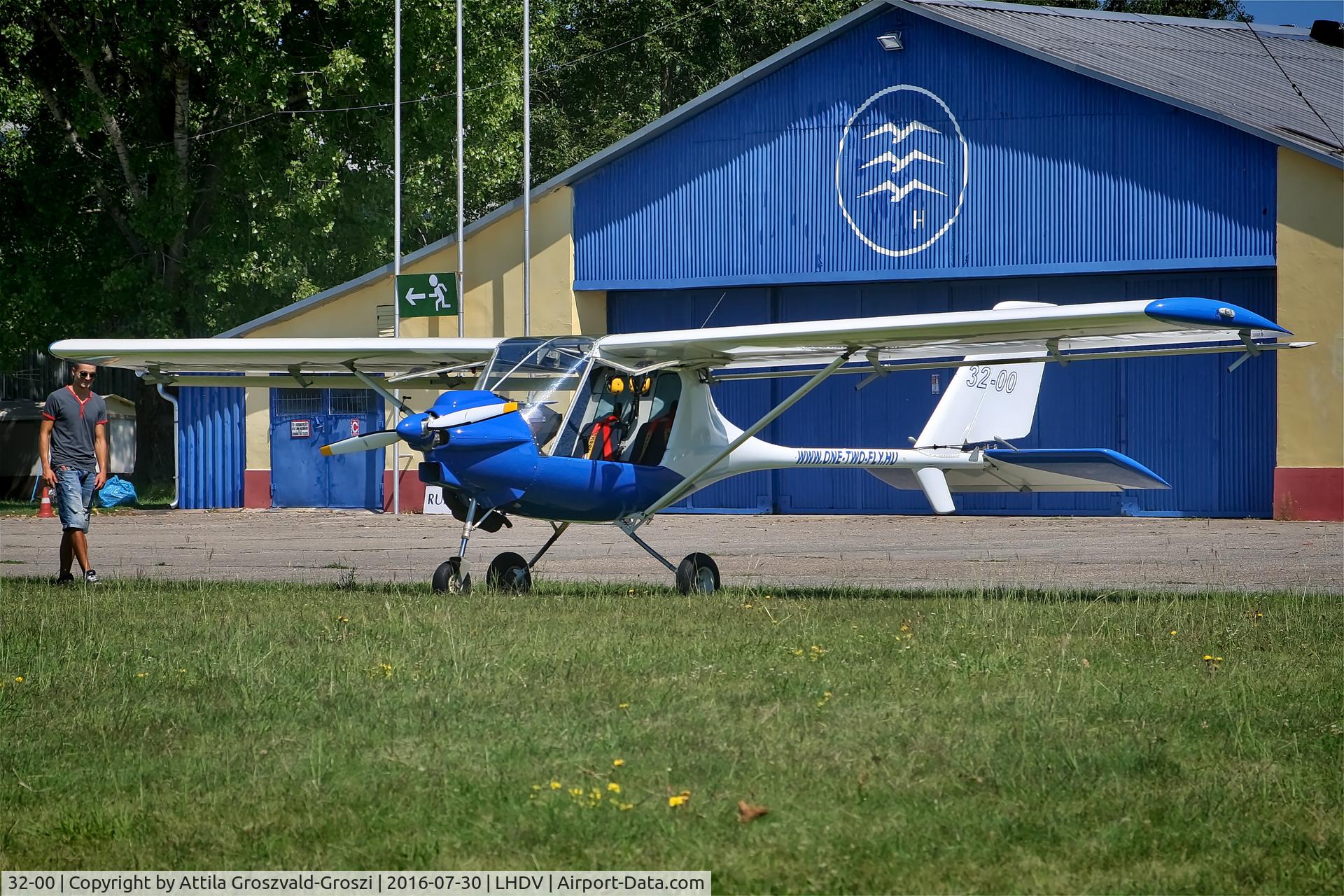 32-00, Fly Synthesis Storch C/N 89, LHDV - Dunaújváros-Kisapostag Airport, Hungary