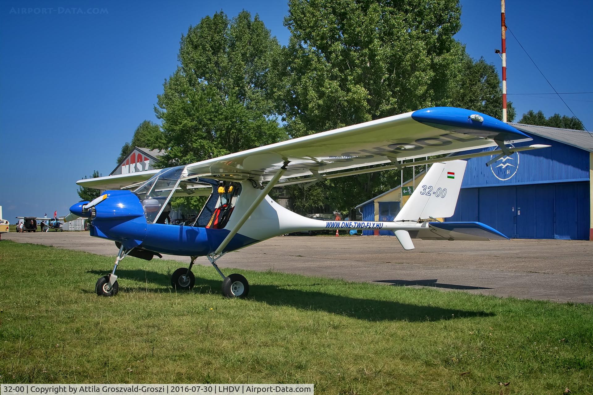 32-00, Fly Synthesis Storch C/N 89, LHDV - Dunaújváros-Kisapostag Airport, Hungary