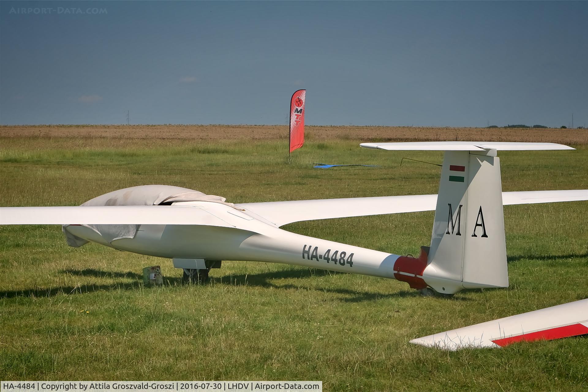 HA-4484, 1978 PZL-Bielsko SZD-48-1 Jantar Standard 2 C/N B-985, LHDV - Dunaújváros-Kisapostag Airport, Hungary