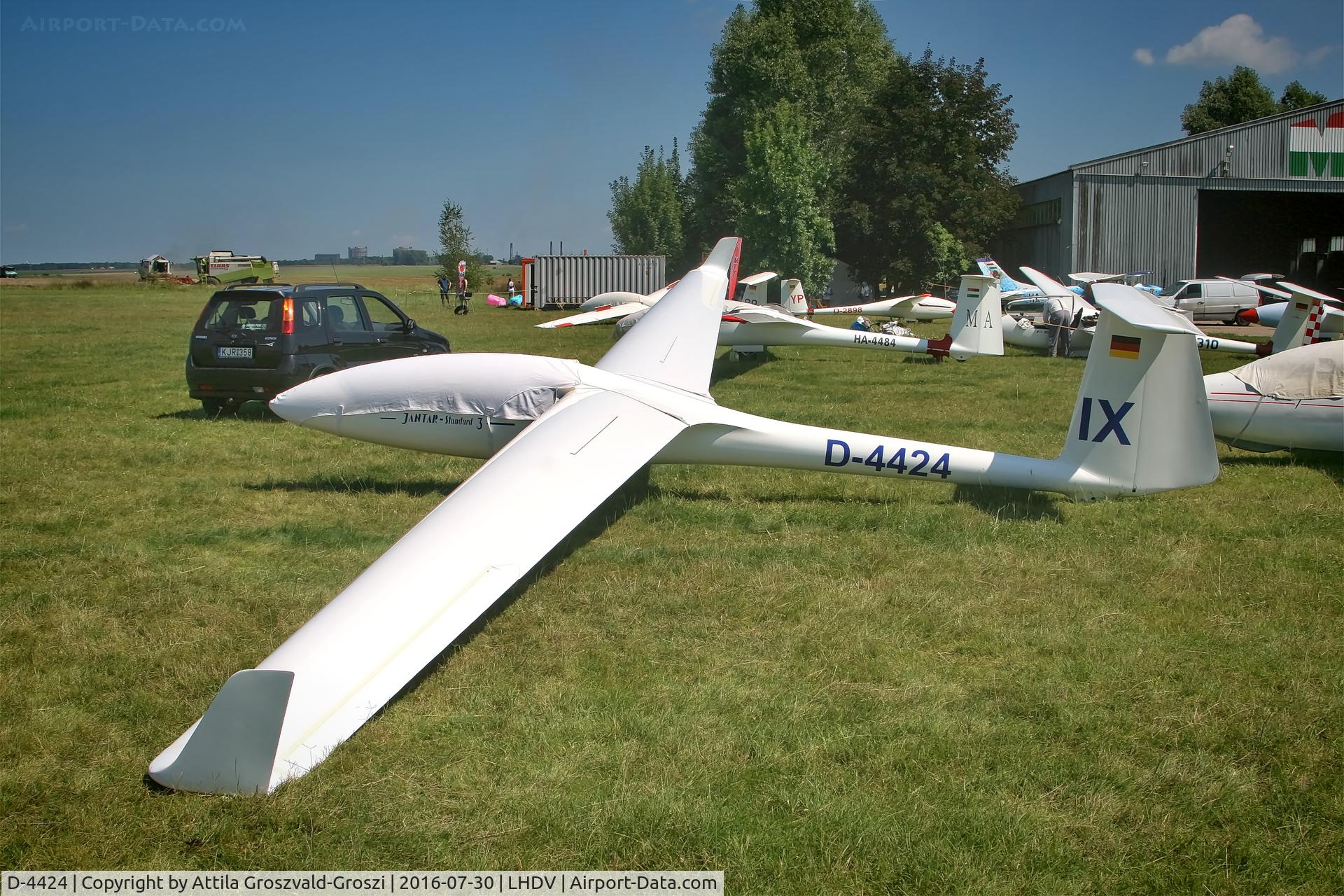 D-4424, PZL-Bielsko SZD-48-3 Jantar Standard 3 C/N W-903, LHDV - Dunaújváros-Kisapostag Airport, Hungary