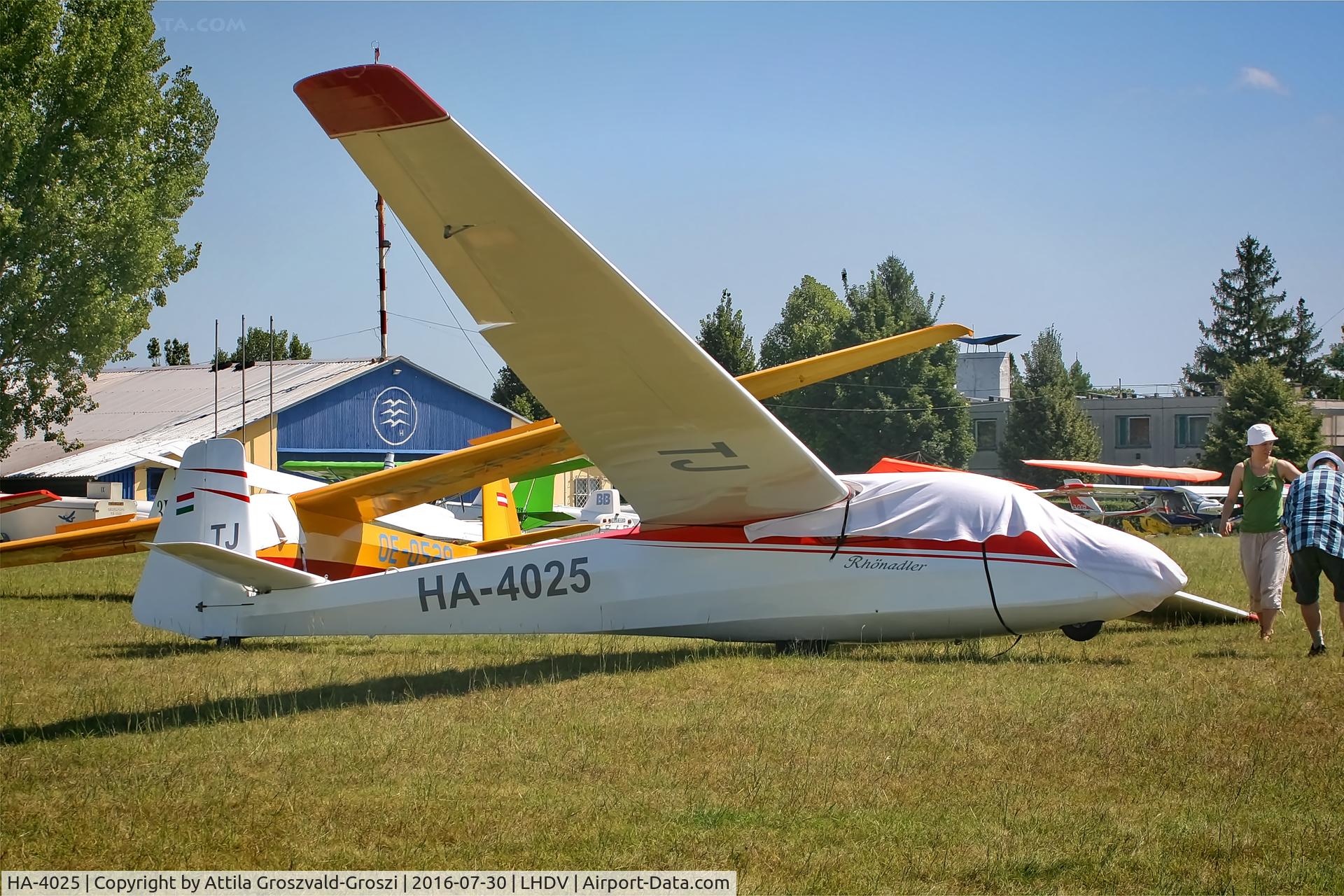 HA-4025, 1959 Schleicher Ka-7 Rhonadler C/N 501, LHDV - Dunaújváros-Kisapostag Airport, Hungary