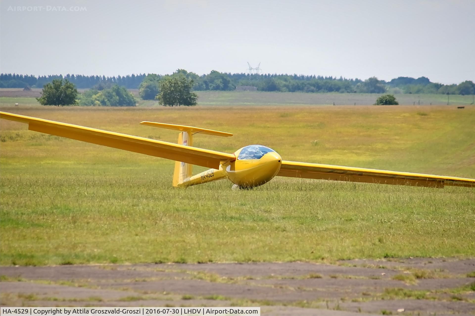 HA-4529, Eiriavion PIK-20B C/N 20048, LHDV - Dunaújváros-Kisapostag Airport, Hungary