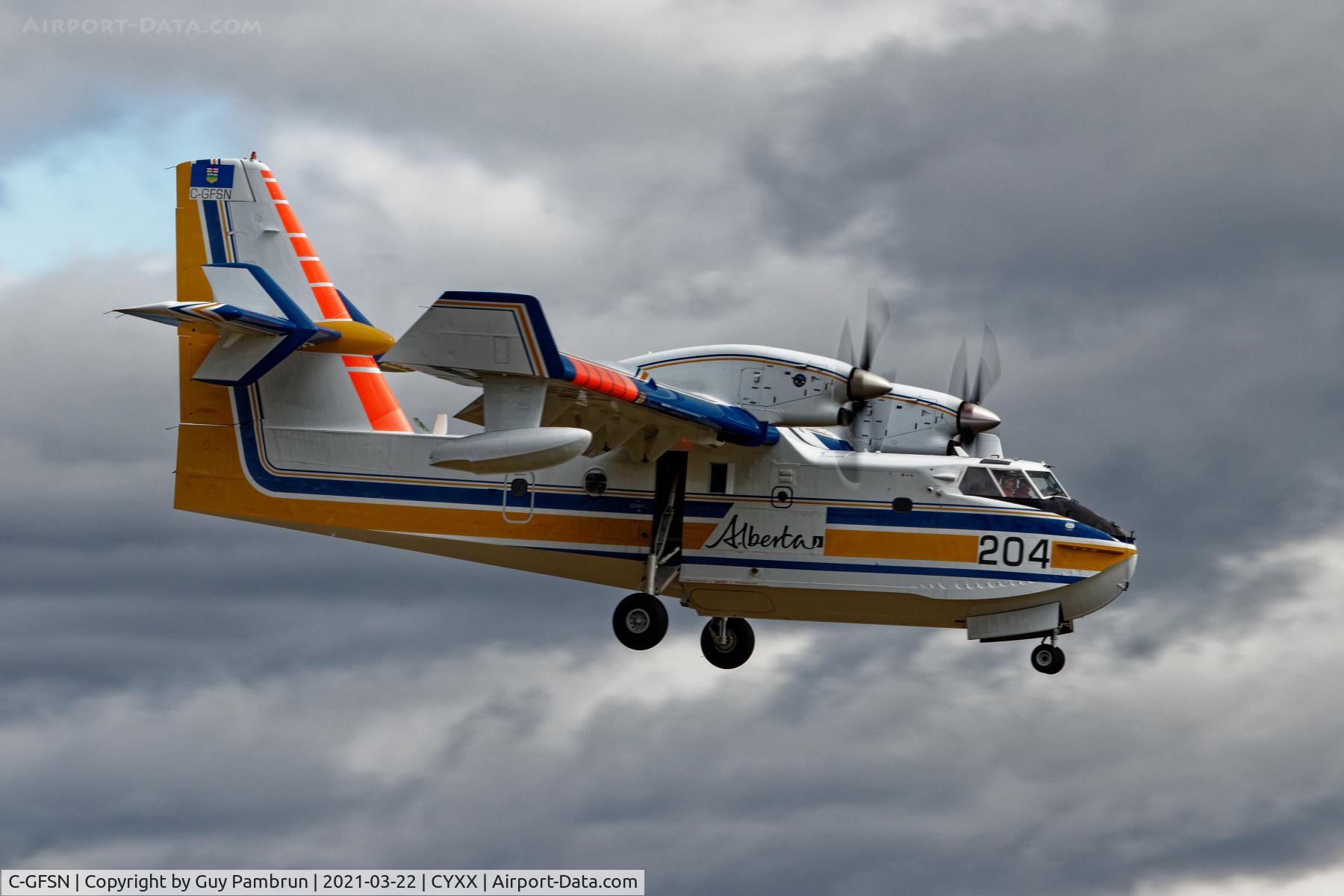 C-GFSN, 1987 Canadair CL-215-V (CL-215-1A10) C/N 1099, Landing on 19