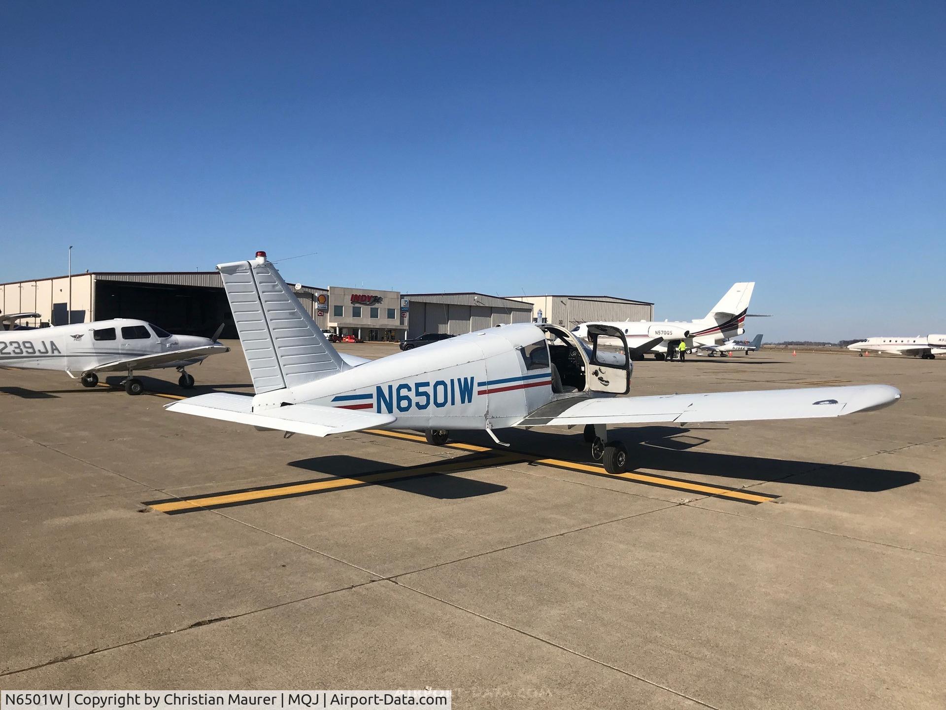 N6501W, 1964 Piper PA-28-140 C/N 28-20578, 01W at Indy Jet FBO