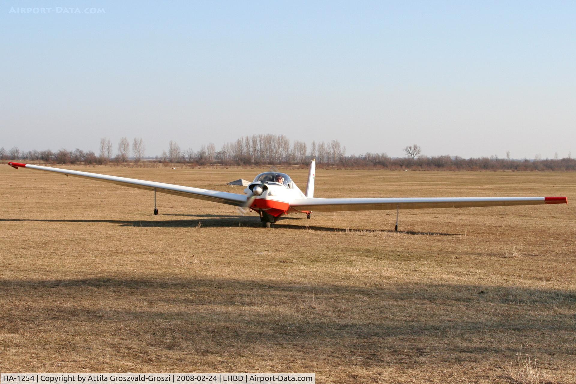 HA-1254, 1973 Scheibe SF-25C Falke C/N 4447, LHBD - Börgönd Airport, Hungary