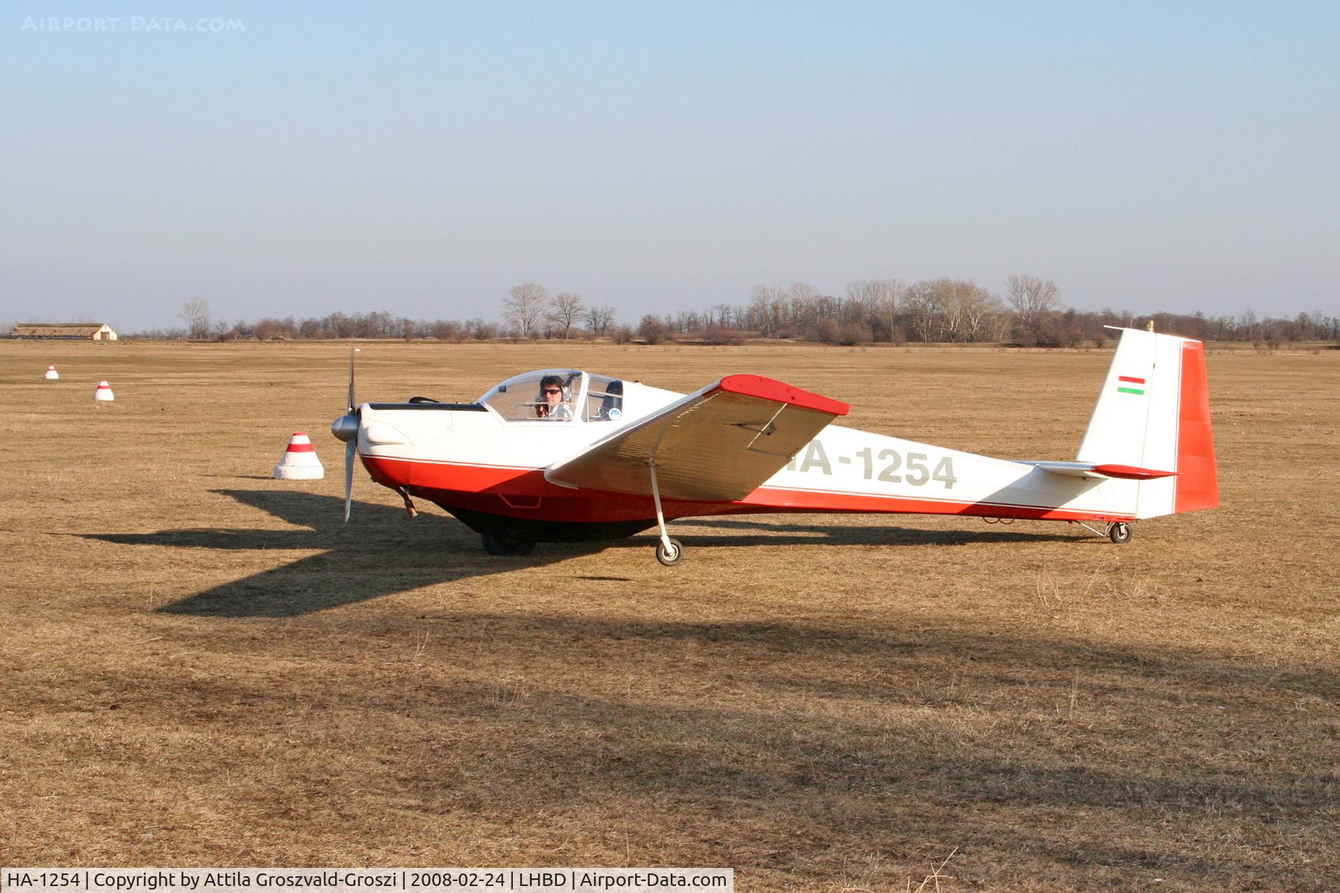 HA-1254, 1973 Scheibe SF-25C Falke C/N 4447, LHBD - Börgönd Airport, Hungary