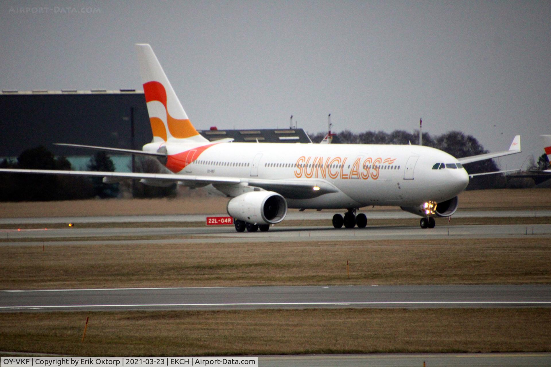 OY-VKF, 1999 Airbus A330-243 C/N 309, OY-VKF just returned to CPH from the painter. Landing rw 22L
