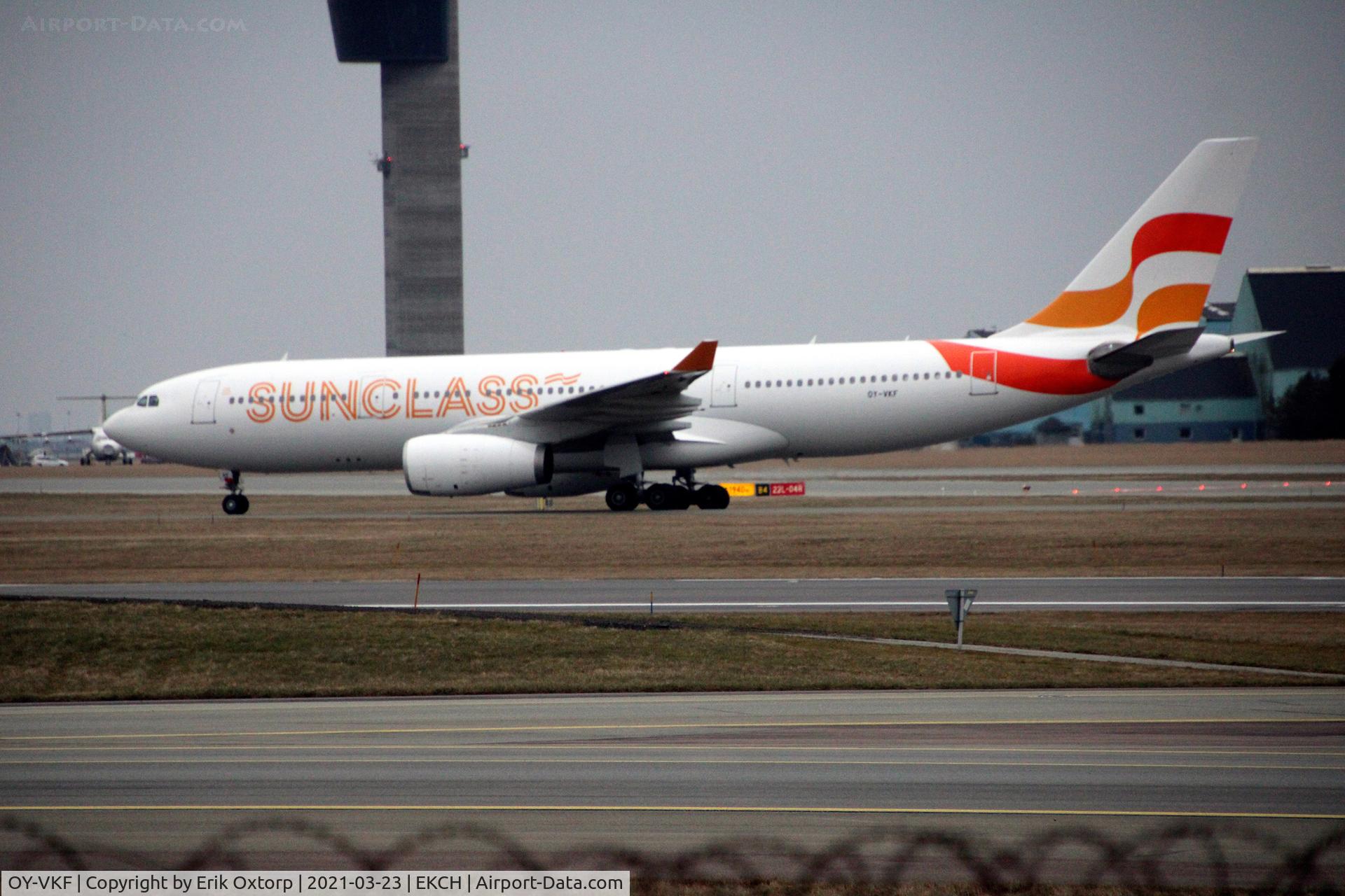 OY-VKF, 1999 Airbus A330-243 C/N 309, OY-VKF just returned to CPH from the painter. Landing rw 22L
