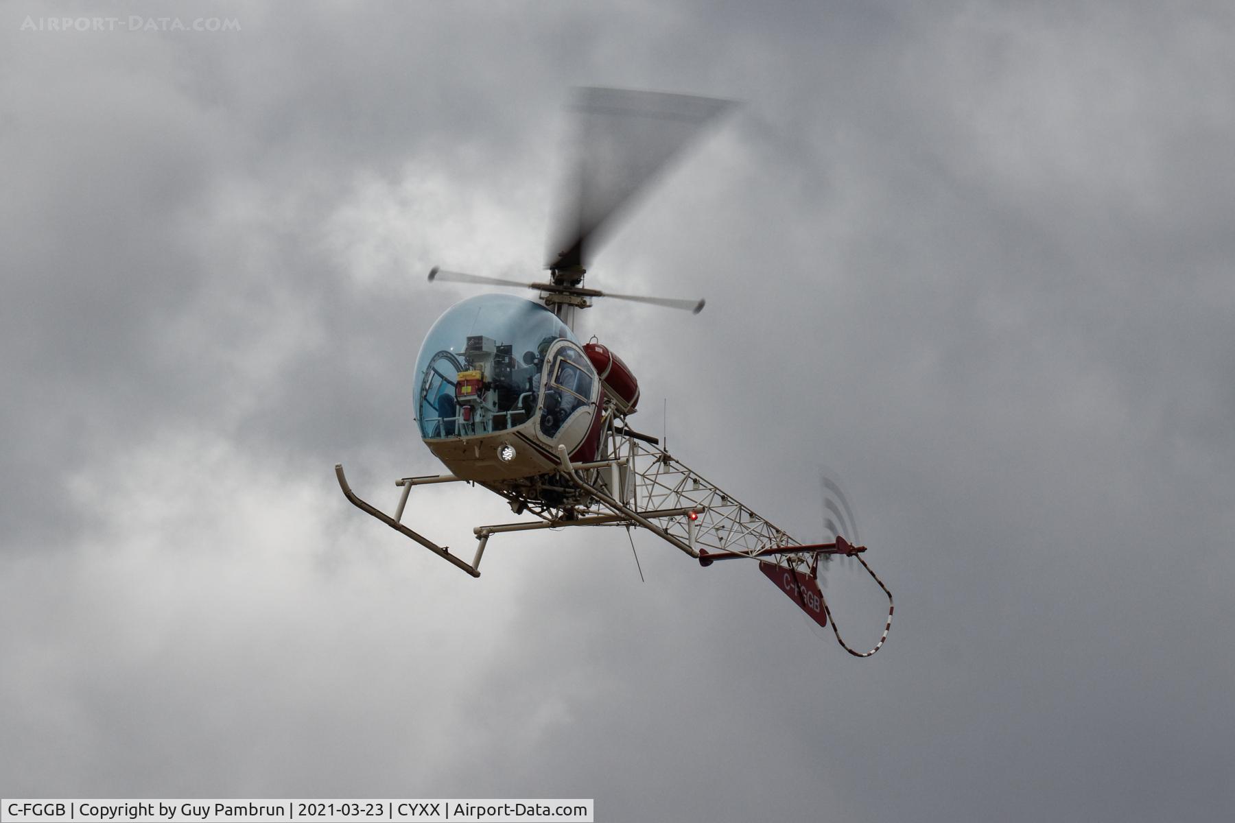 C-FGGB, 1952 Bell 47G-2 C/N 477, Landing on 19