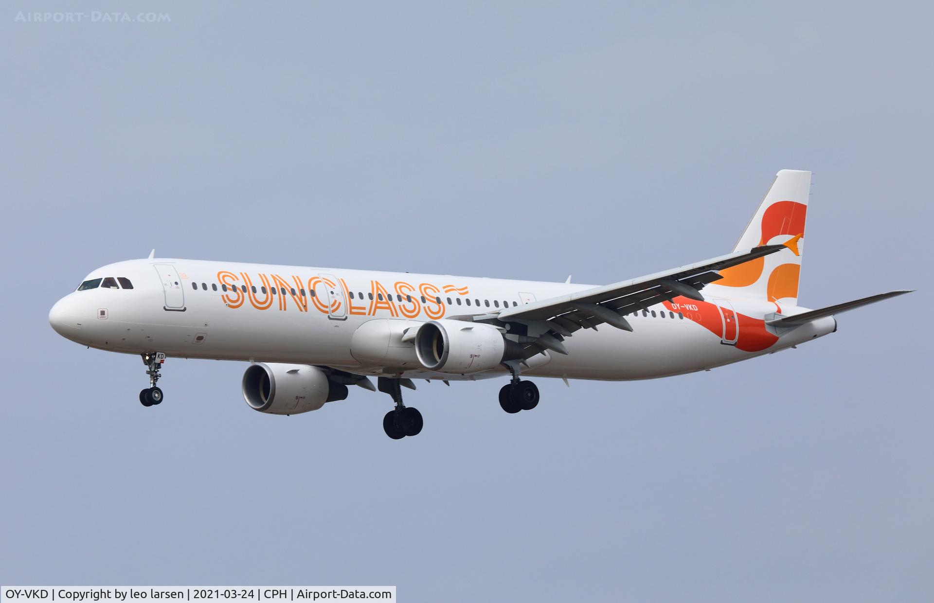 OY-VKD, 2003 Airbus A321-211 C/N 1960, Copenhagen 24.3.2021 in new Sunclass paint.