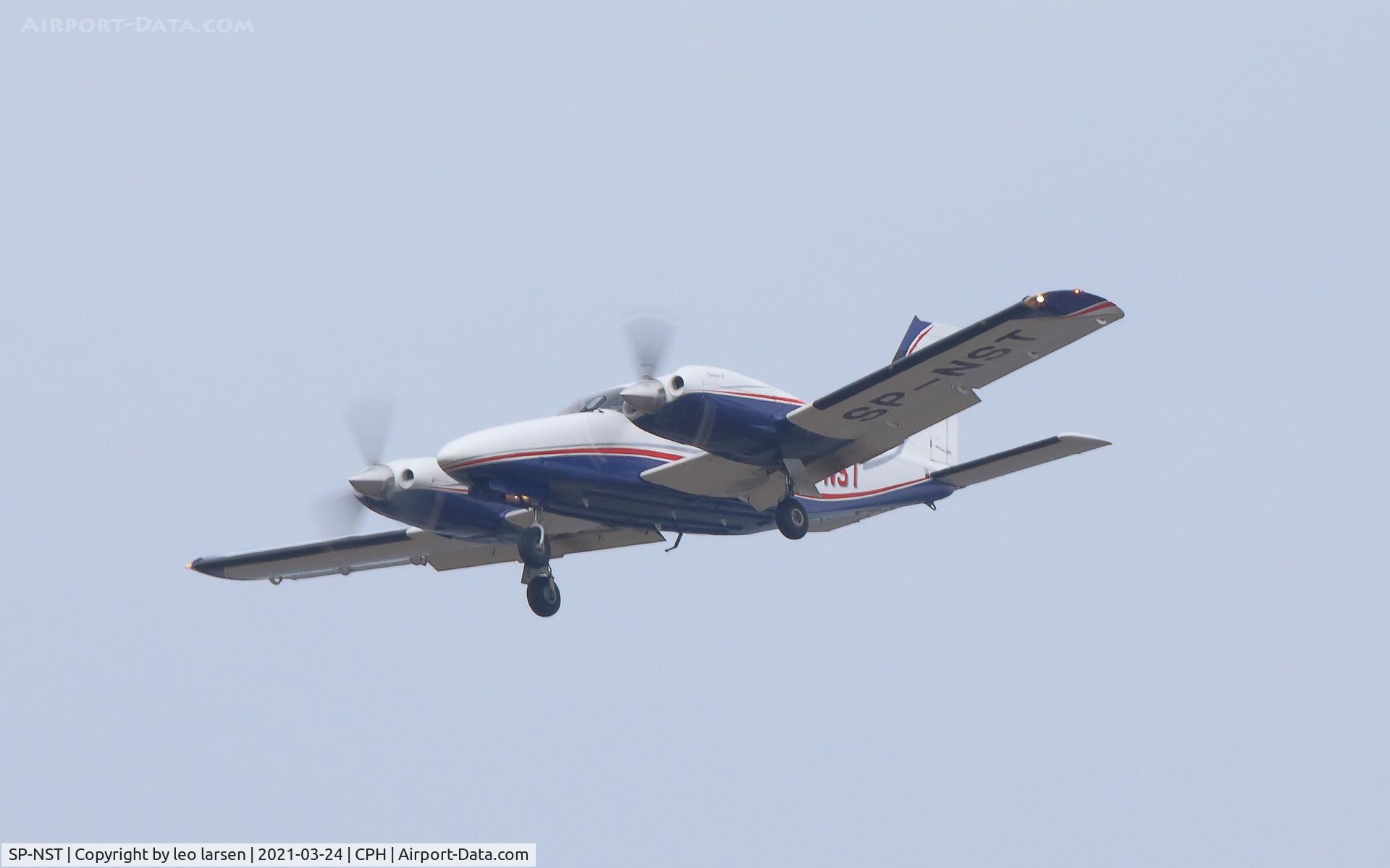 SP-NST, 2008 Piper PA-34-220T C/N 34-49372, Copenhagen 24.3.2021 on app to R-22L