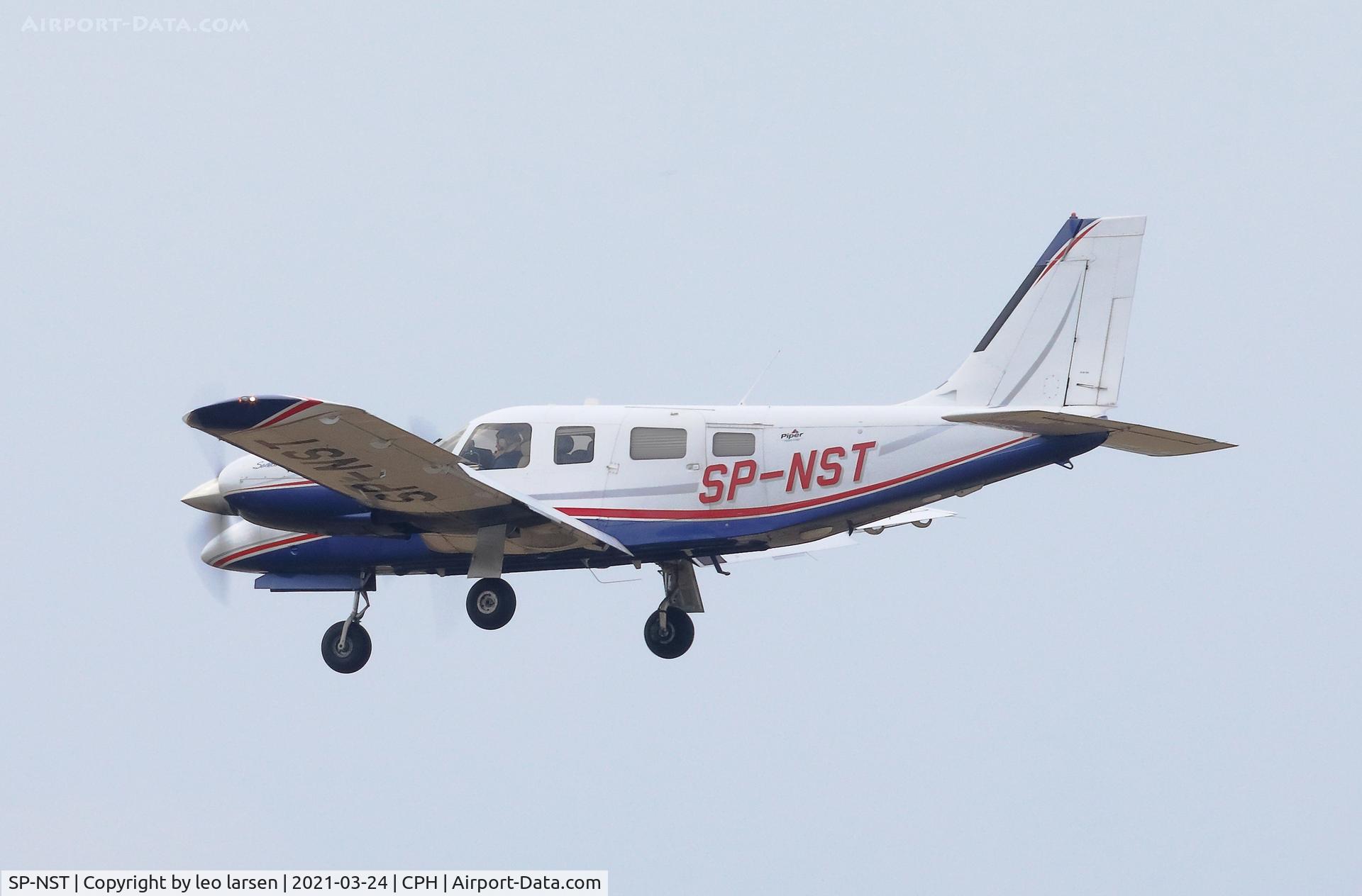 SP-NST, 2008 Piper PA-34-220T C/N 34-49372, Copenhagen 24.3.2021 on app to R-22L