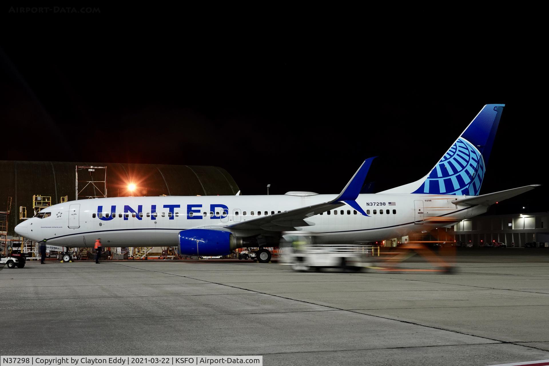 N37298, 2005 Boeing 737-824 C/N 34004, SFO 2021.