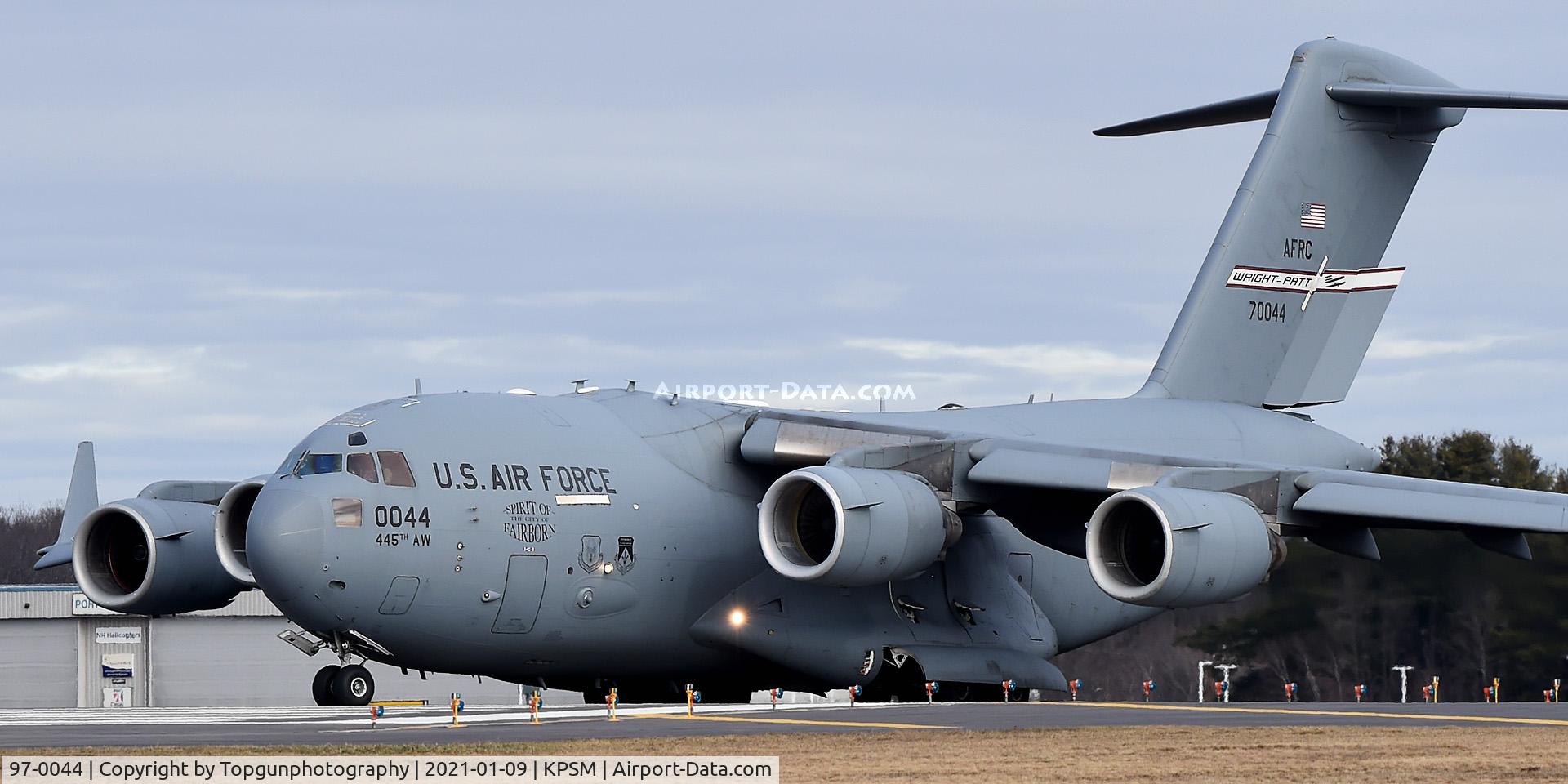 97-0044, 1999 Boeing C-17A Globemaster III C/N P-44, RHINO91 taxing to RW 34