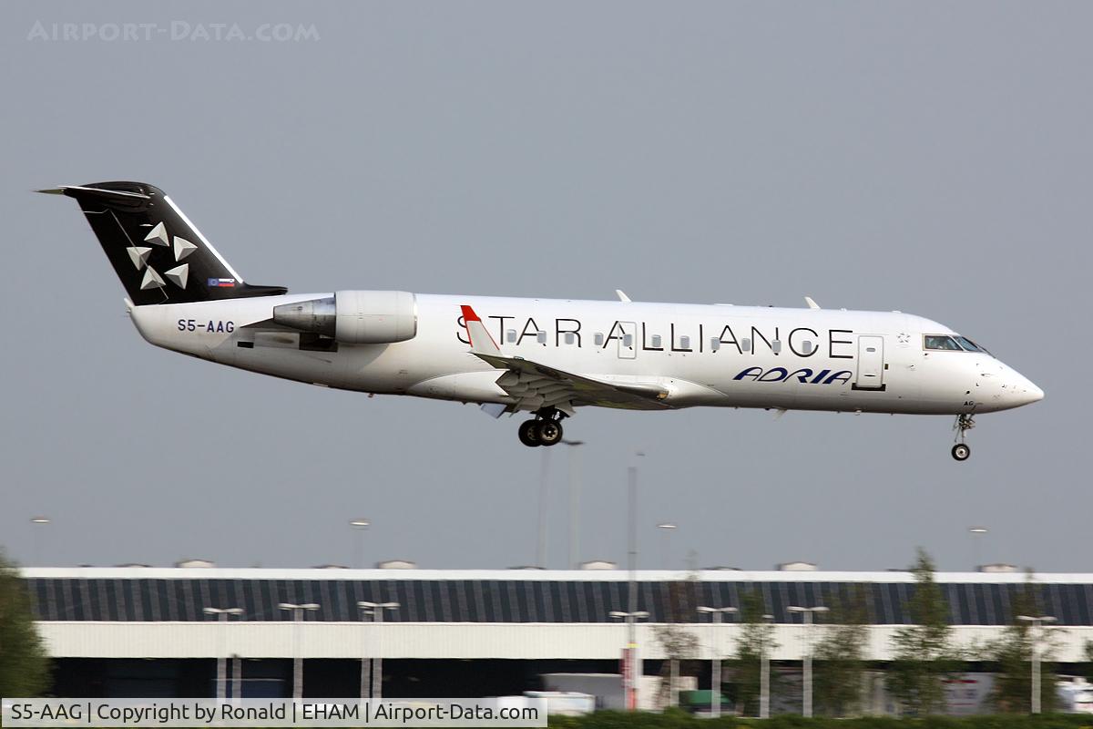 S5-AAG, 2000 Canadair CRJ-200LR (CL-600-2B19) C/N 7384, at spl