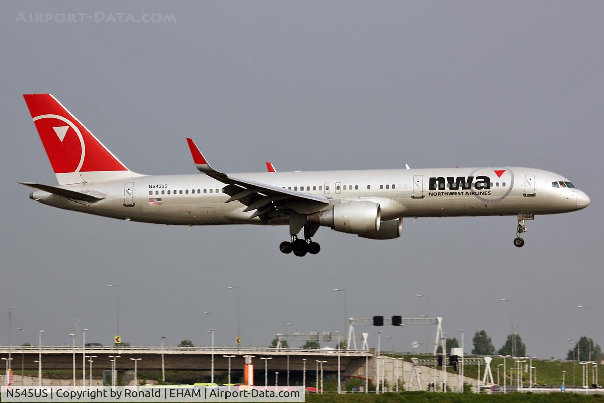 N545US, 1996 Boeing 757-251 C/N 26492, at spl