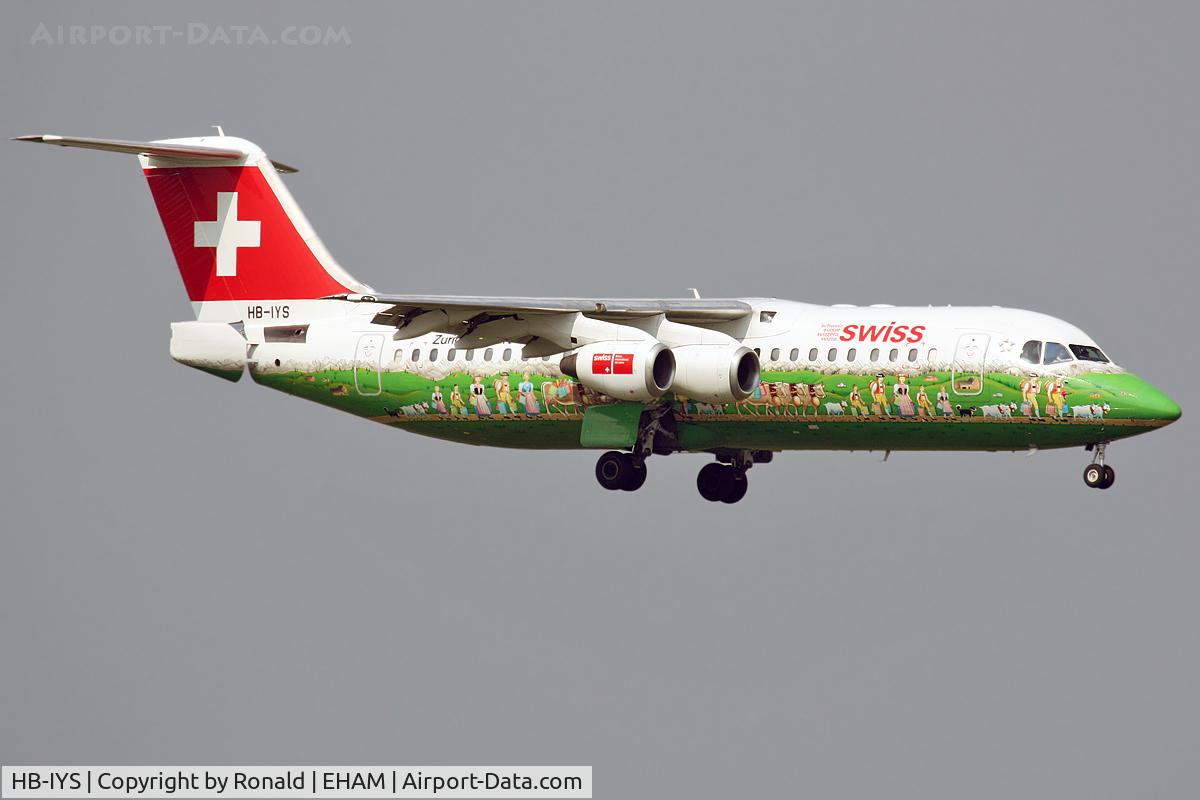 HB-IYS, 2001 British Aerospace Avro 146-RJ100 C/N E3381, at spl
