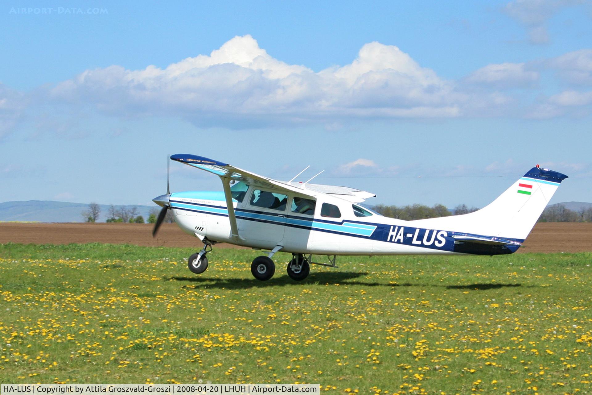 HA-LUS, 1977 Cessna TU206G Turbo Stationair C/N U206-03601, LHUH - Úrhida Airport, Hungary