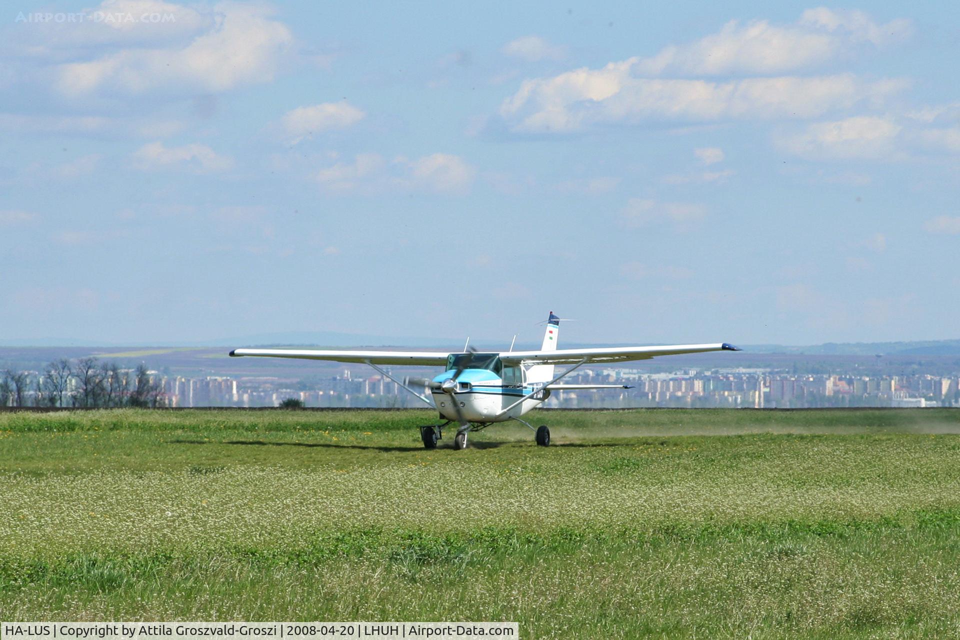 HA-LUS, 1977 Cessna TU206G Turbo Stationair C/N U206-03601, LHUH - Úrhida Airport, Hungary