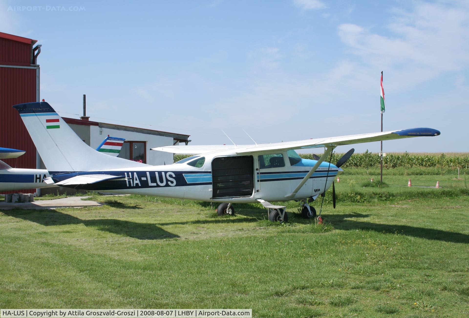 HA-LUS, 1977 Cessna TU206G Turbo Stationair C/N U206-03601, LHBY - Böny Airport, Hungary