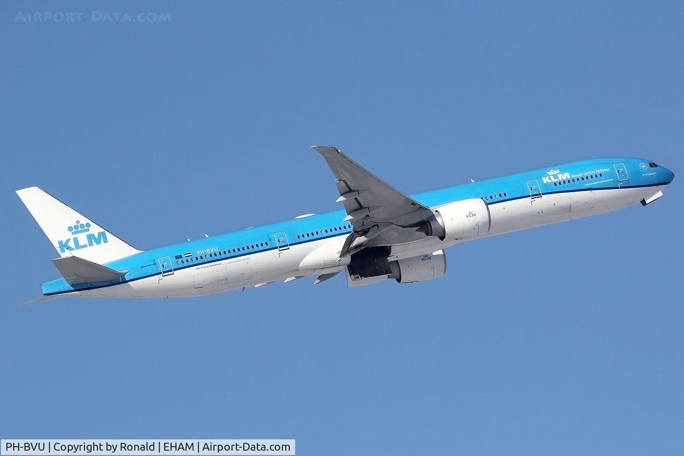 PH-BVU, 2017 Boeing 777-306/ER C/N 61702, at spl