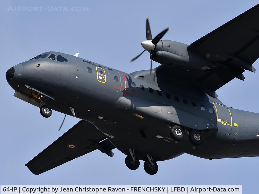 64-IP, CASA CN-235-200M C/N 152, Armée de l'Air