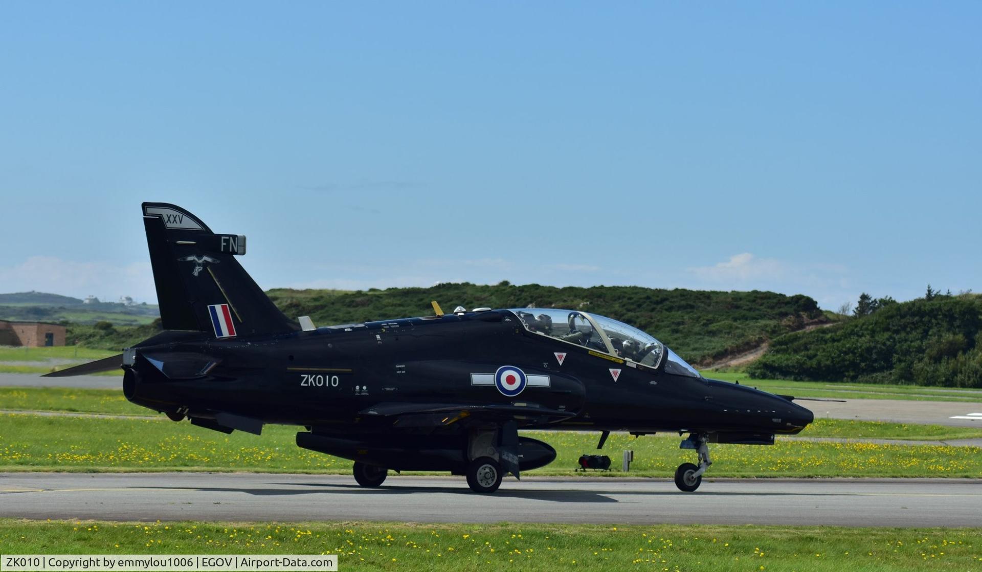 ZK010, 2005 British Aerospace Hawk T2 C/N RT001/1239, sitting on top of the van roof