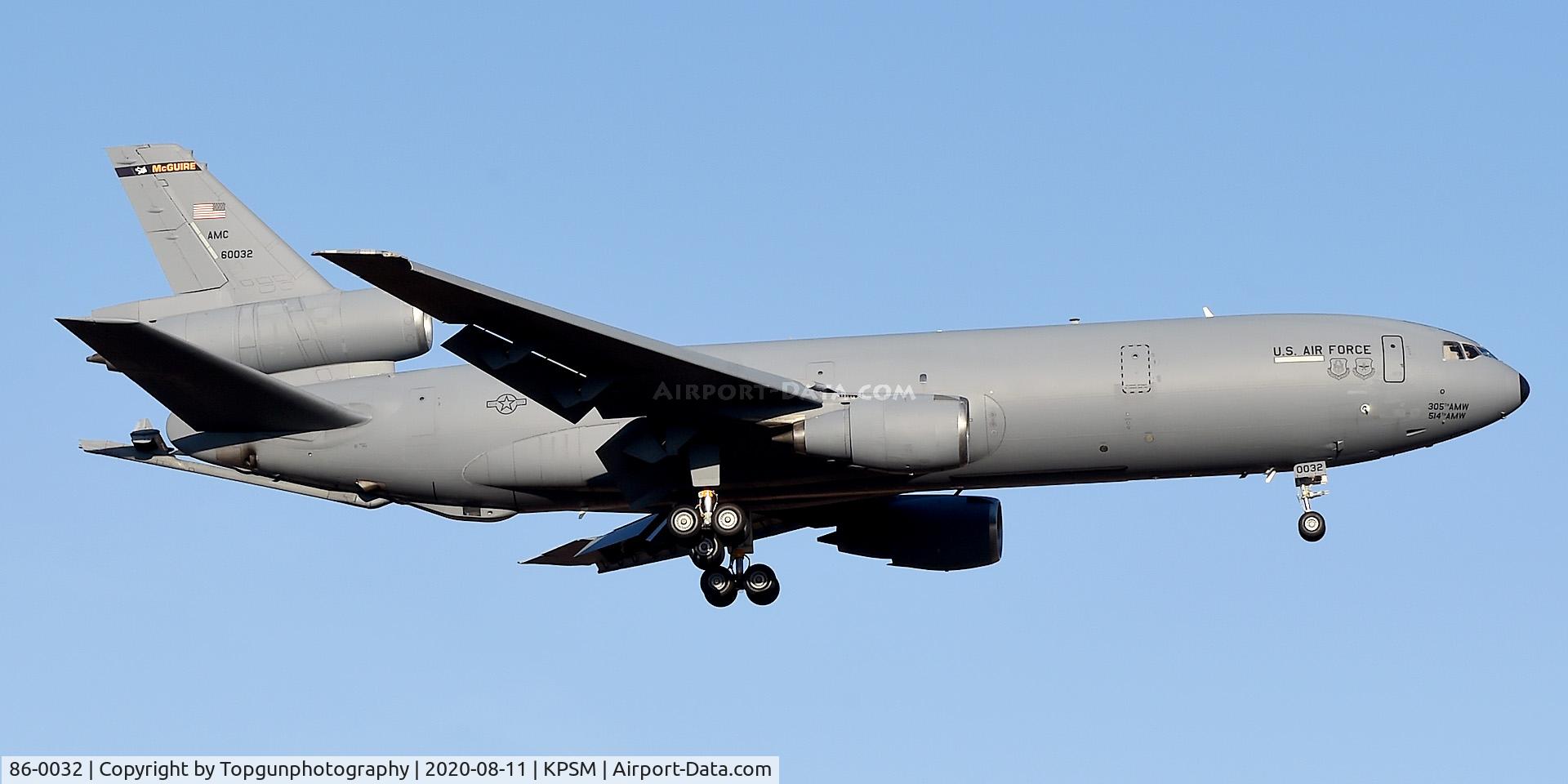 86-0032, 1986 McDonnell Douglas KC-10A Extender C/N 48245, BLUE01 lands after ferrying 6 A-10's from Whiteman AFB.