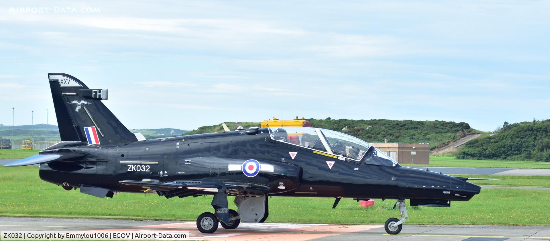 ZK032, 2009 British Aerospace Hawk T2 C/N RT023/1261, sitting on top of the van roof
