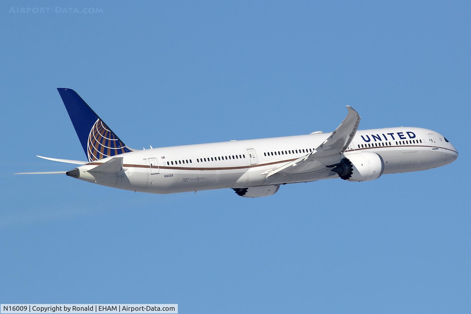 N16009, 2019 Boeing 787-10 Dreamliner Dreamliner C/N 40938, at spl
