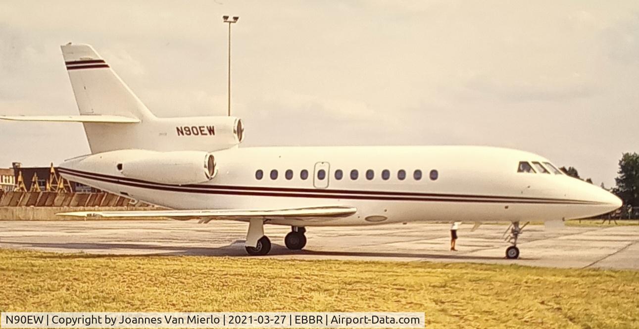 N90EW, 1987 Dassault 900 C/N 27, scan from slide