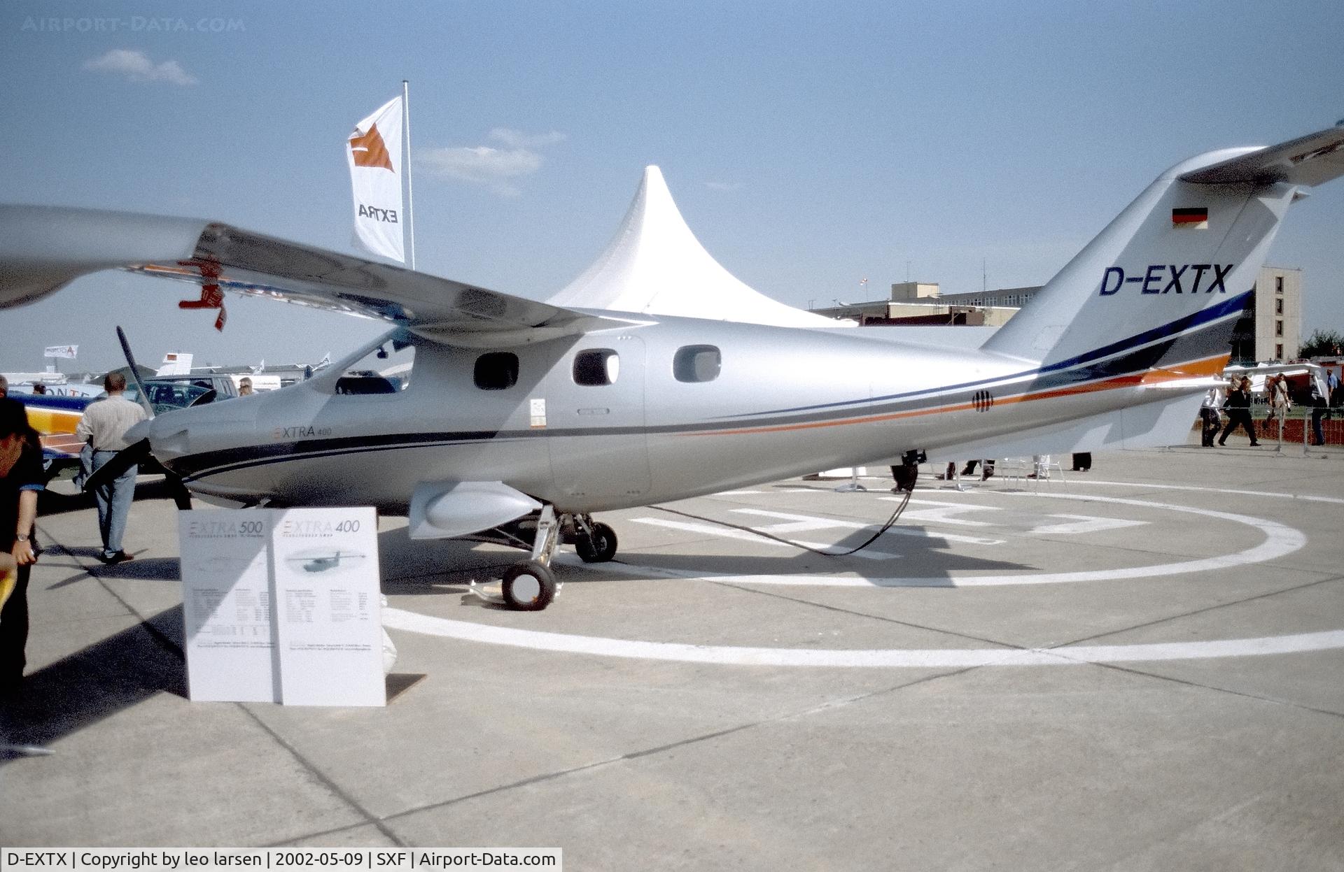 D-EXTX, 2002 Extra EA-400 C/N 022, Berlin ILA 9.5.2002