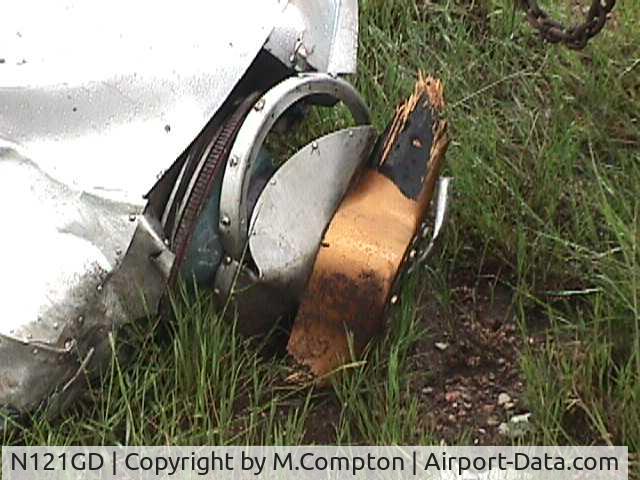 N121GD, 1994 Bushby Mustang II C/N M-II-1217, wooden prop after flying into power lines