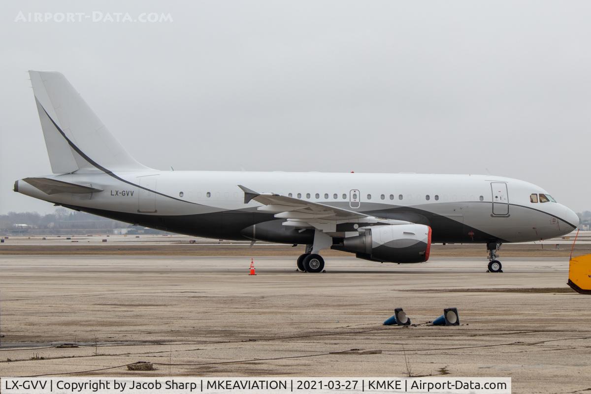 LX-GVV, 2008 Airbus ACJ319 (A319-115/CJ) C/N 3542, A private Airbus A319 sits at the MKE Signature ramp.