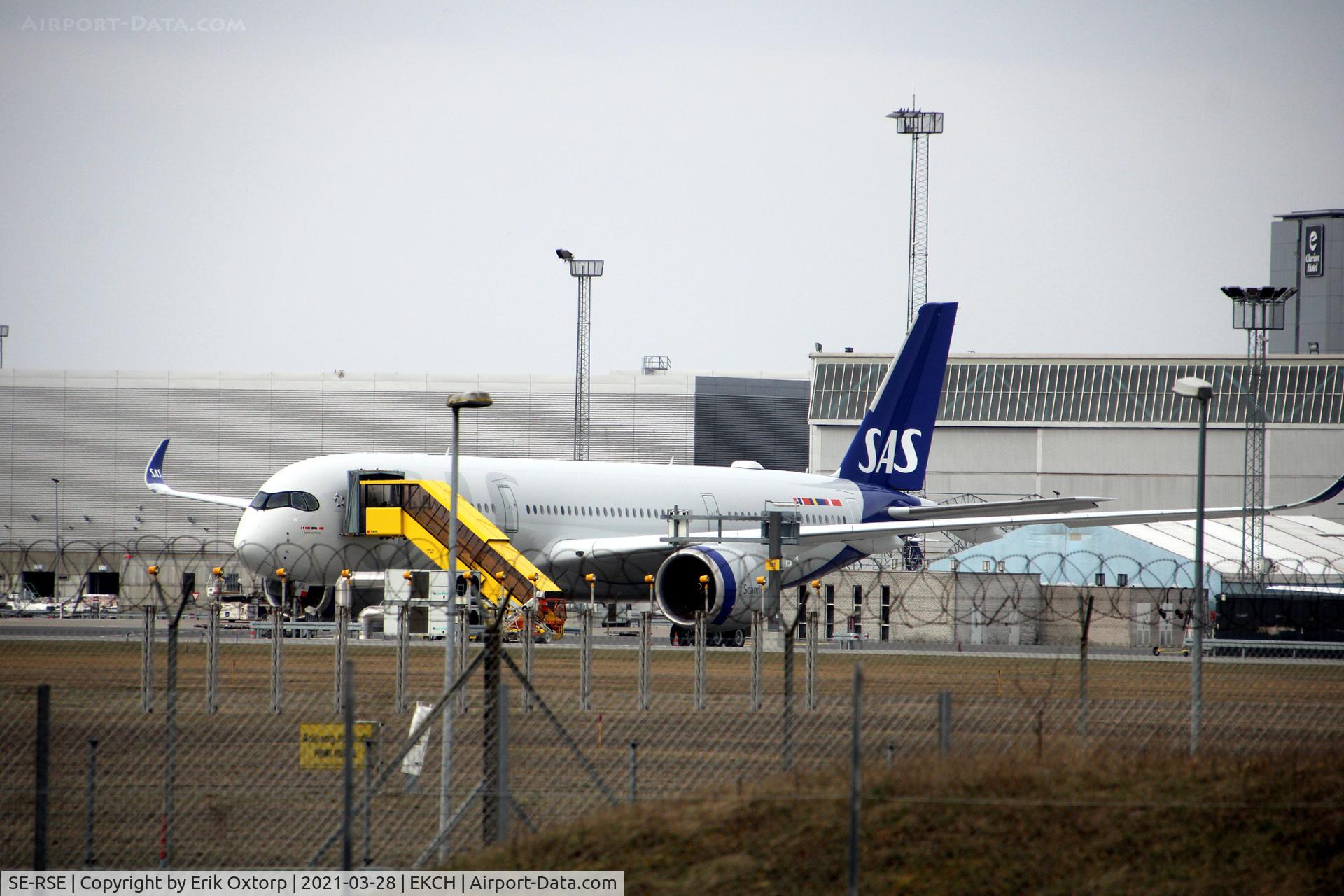 SE-RSE, 2021 Airbus A350-941 C/N 484, SE-RSE at the SAS technical base