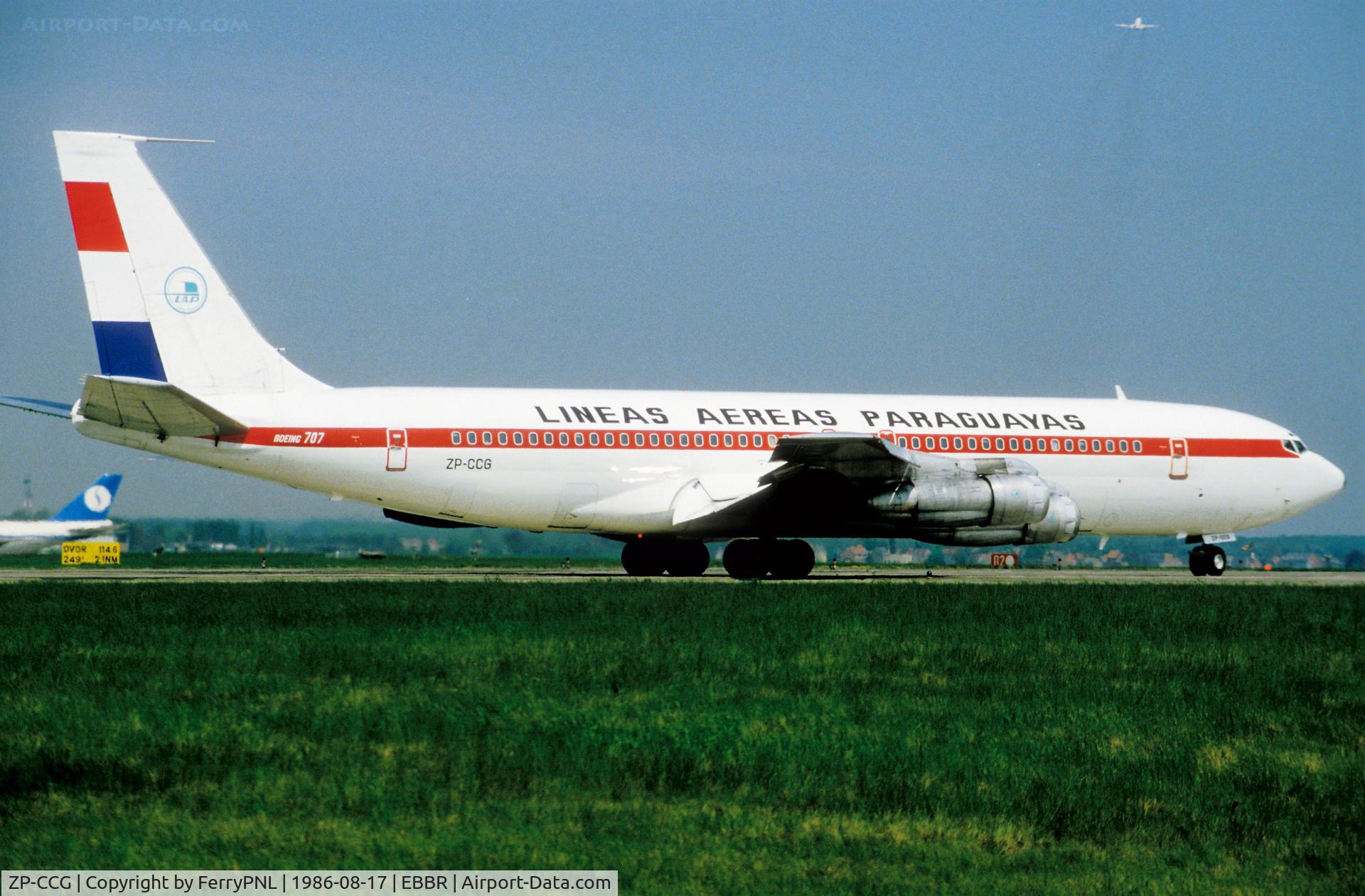 ZP-CCG, Boeing 707-321B C/N 19264, LAP B707 lining-up