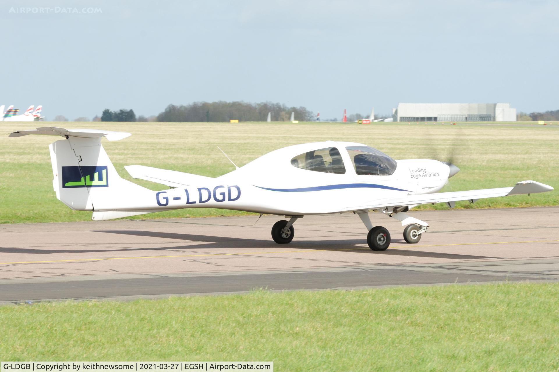 G-LDGB, 2015 Diamond DA-40 Diamond Star C/N 40.N296, Leaving Norwich.