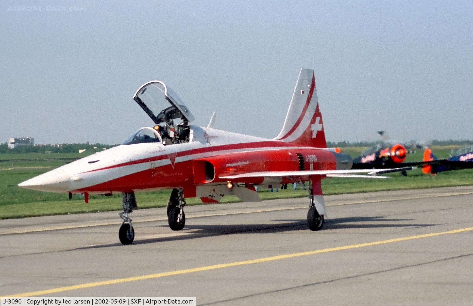 J-3090, 1981 Northrop F-5E Tiger II C/N L.1090, Berlin ILA 9.5.2002