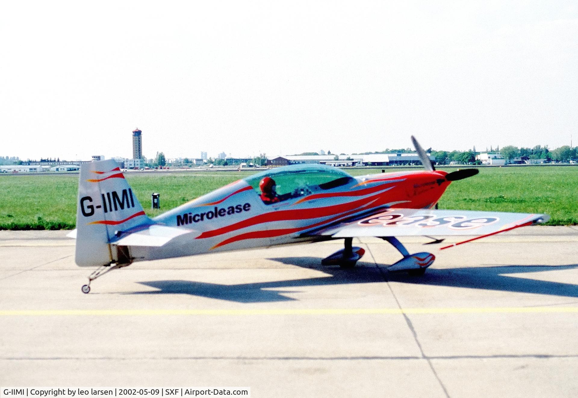 G-IIMI, 2001 Extra EA-300L C/N 141, Berlin ILA 9.5.2002