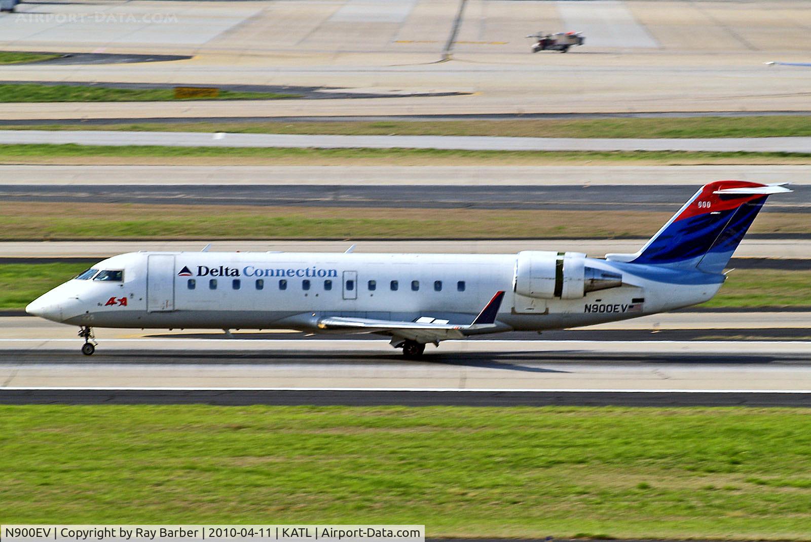 N900EV, 2002 Bombardier CRJ-200ER (CL-600-2B19) C/N 7608, N900EV   Canadair CRJ-200ER [7608] (Delta Connection) Atlanta-Hartsfield~N 11/04/2010