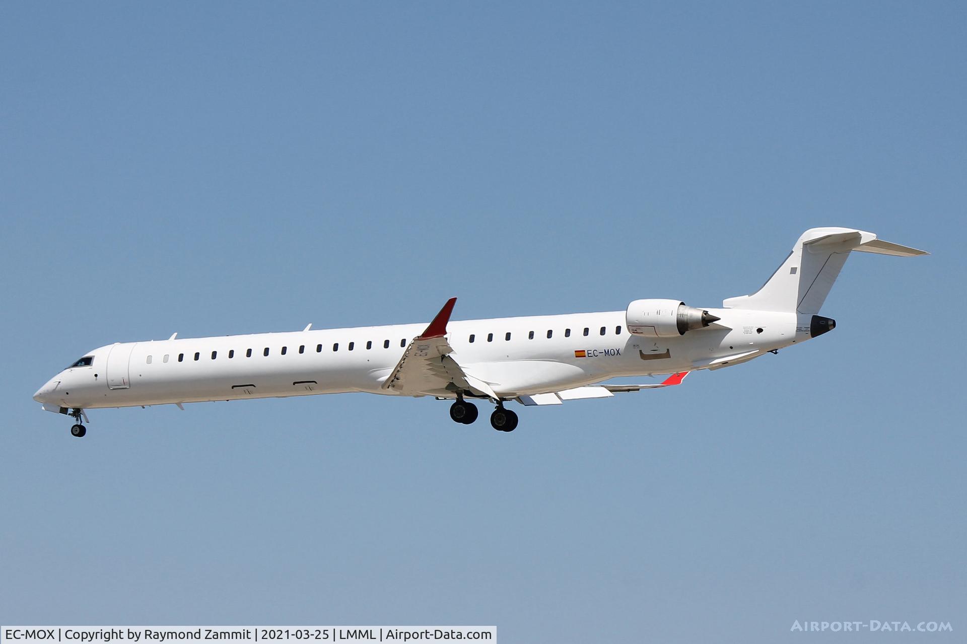 EC-MOX, 2017 Bombardier CRJ-1000ER NG (CL-600-2E25) C/N 19053, Bombardier CRJ-1000ER EC-MOX Air Nostrum